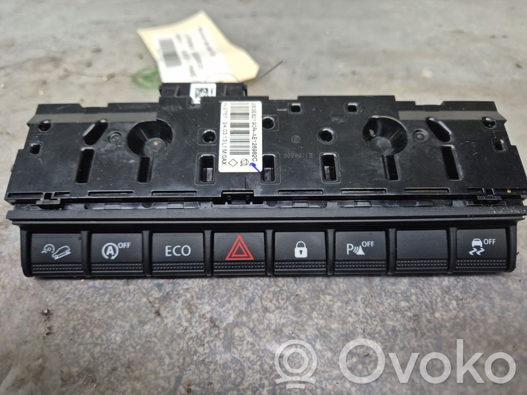Dacia Duster II Botón interruptor de luz de peligro 
