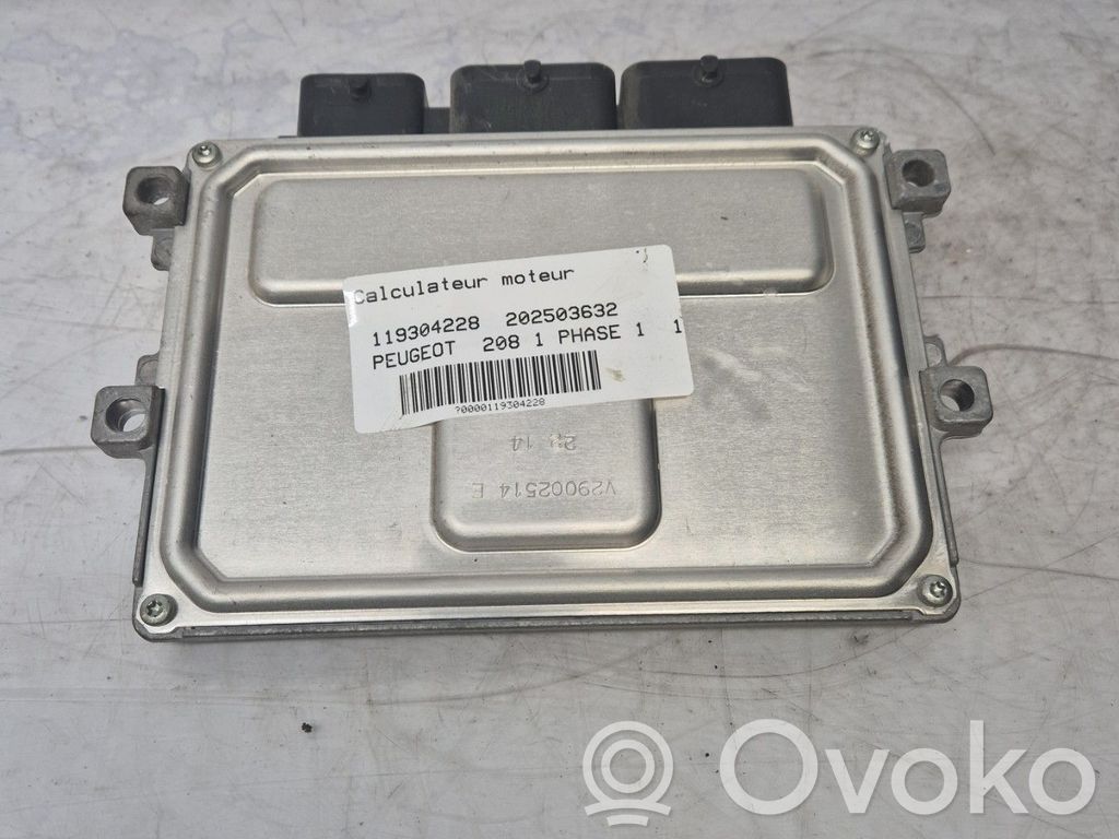Peugeot 208 I Engine control unit/module 