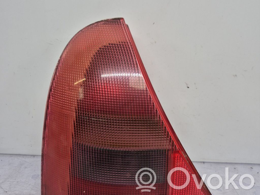 Renault Clio II Lampă spate în caroserie