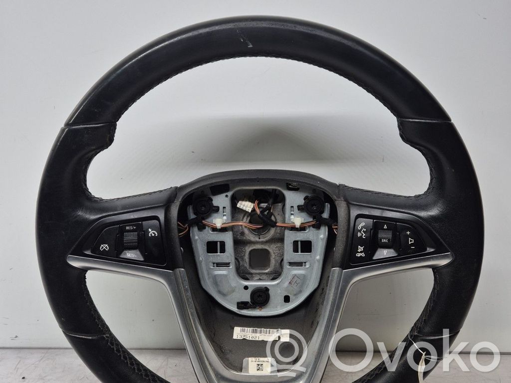 Opel Astra J Ohjauspyörä 