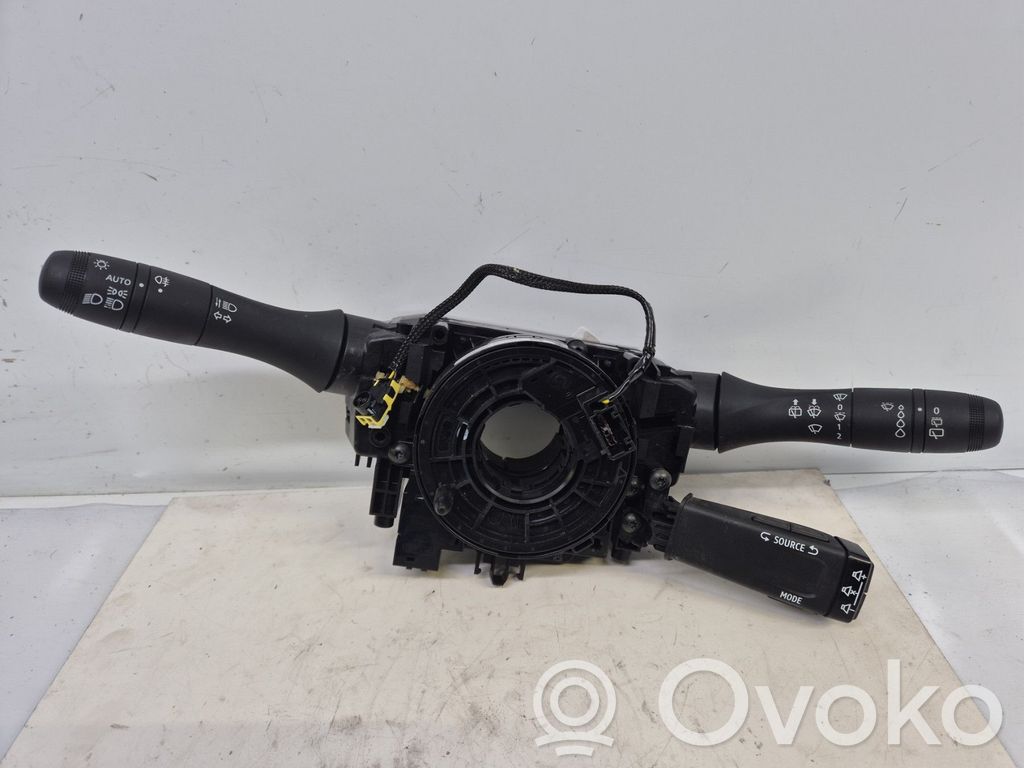 Renault Captur II Wiper turn signal indicator stalk/switch 