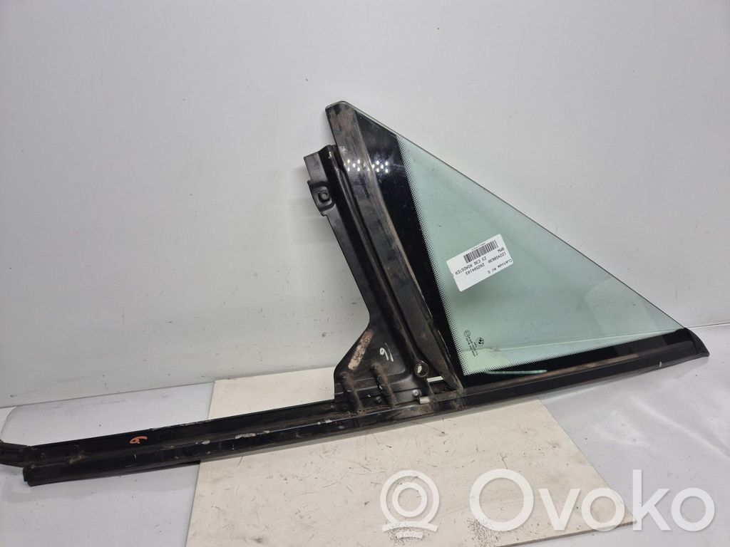Front triangle window/glass