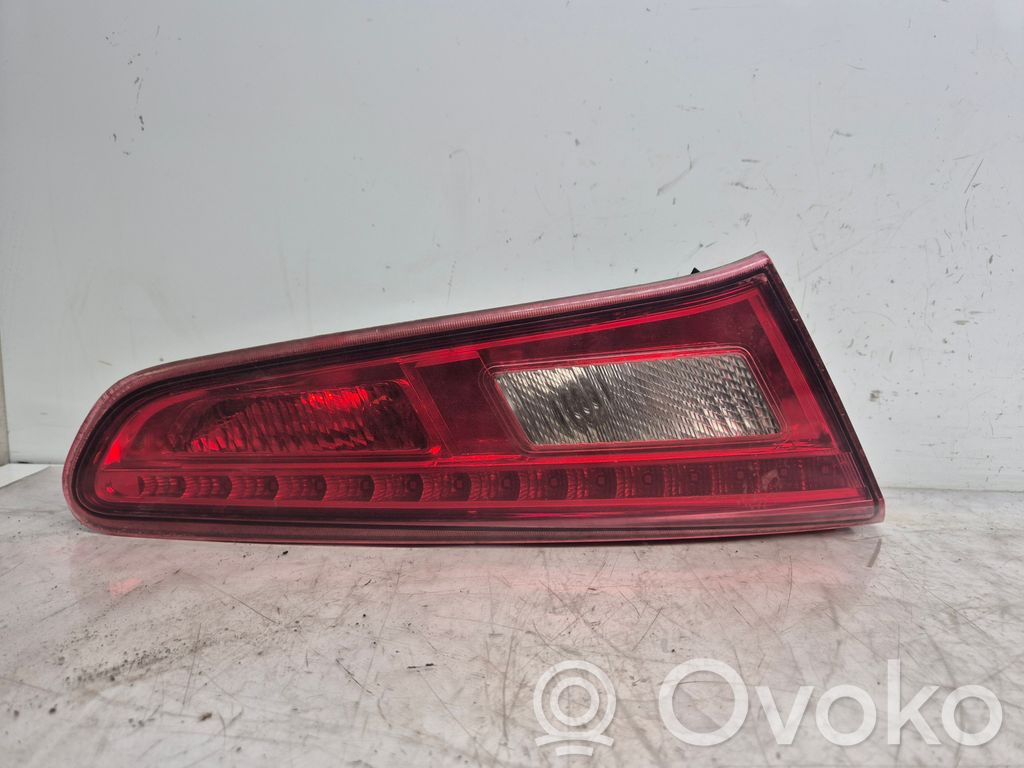 Alfa Romeo Giulietta Takaluukun takavalot 