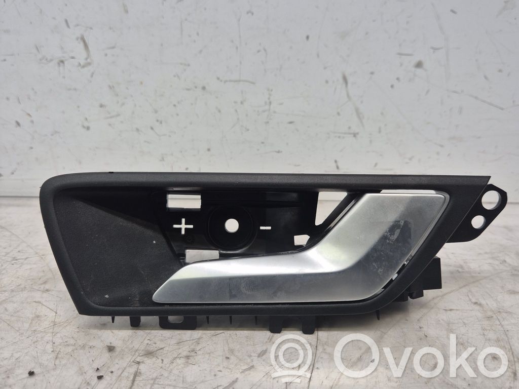 Manecilla interna puerta delantera   2390671