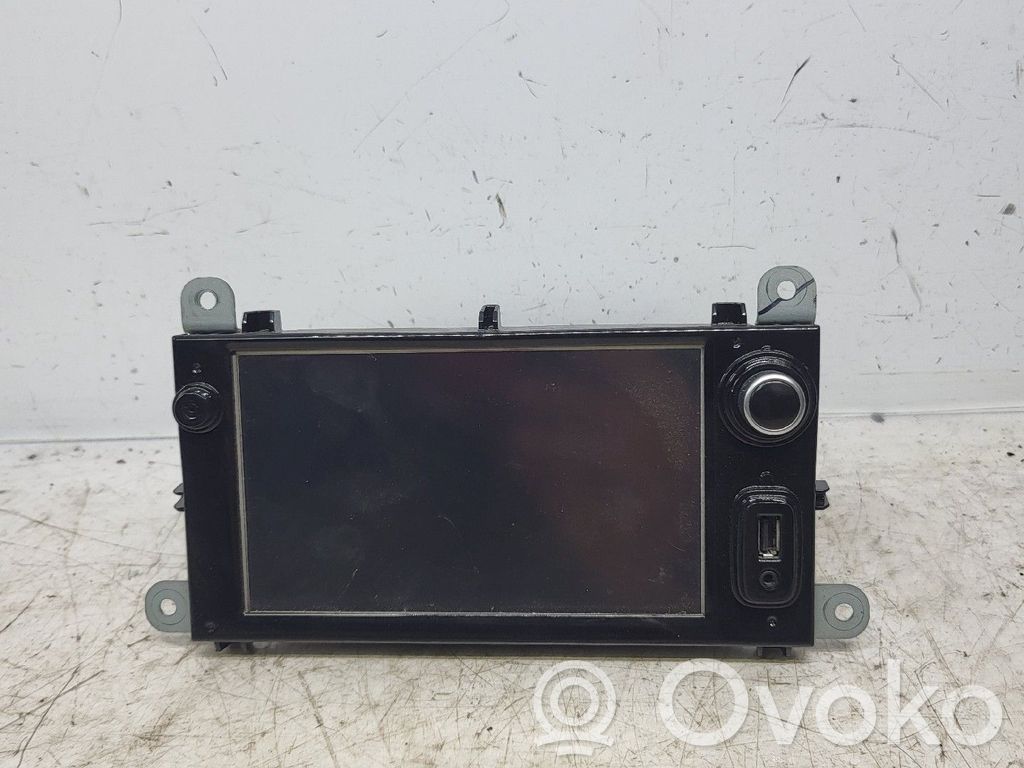 Renault Clio IV Radio/CD/DVD/GPS head unit 