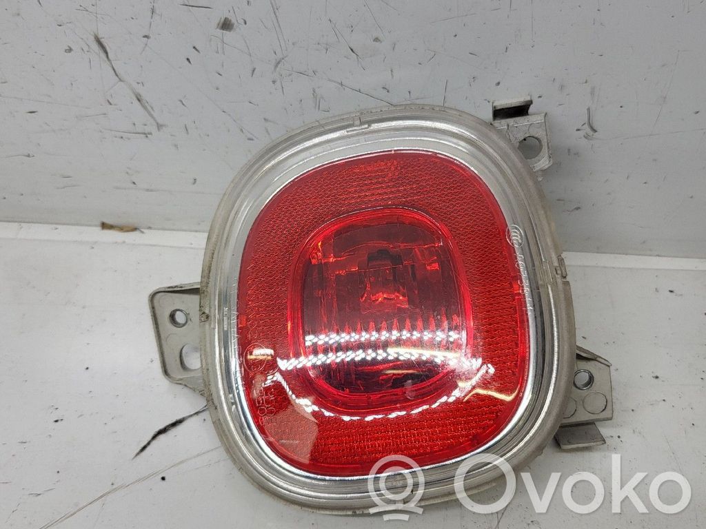 Fiat 500L Lampă bară spate 