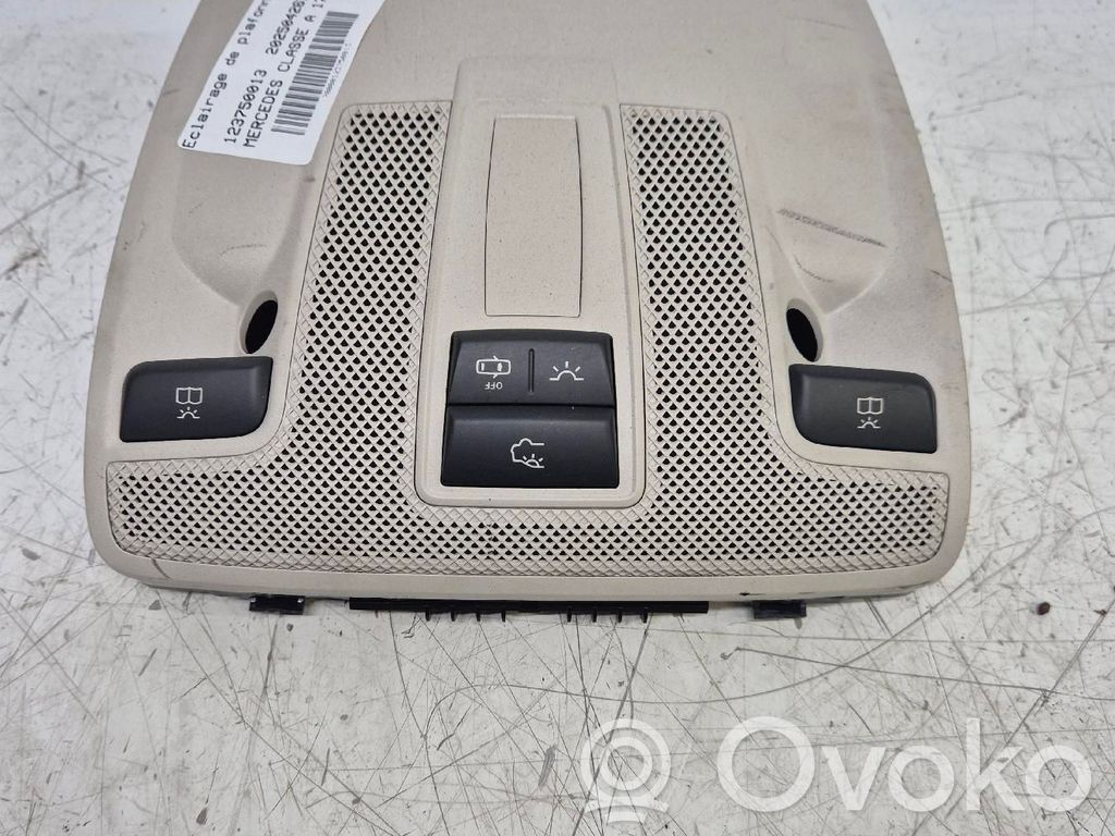 Mercedes-Benz A W176 Luz del asiento delantero