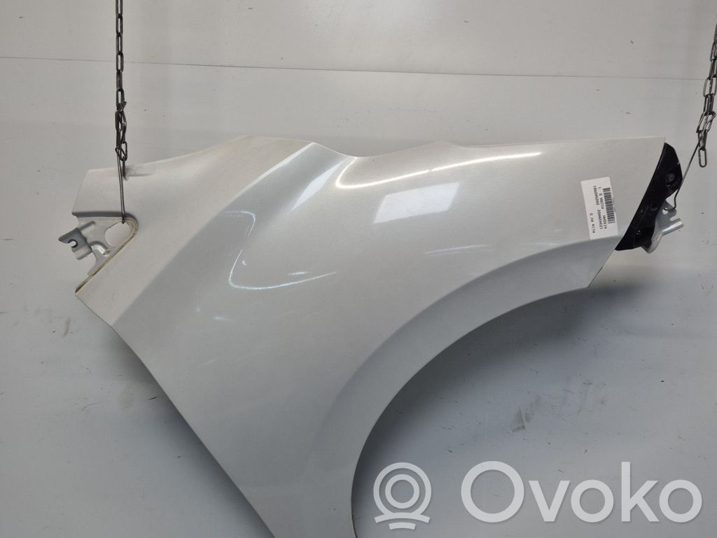Nissan Micra K14 Błotnik przedni 