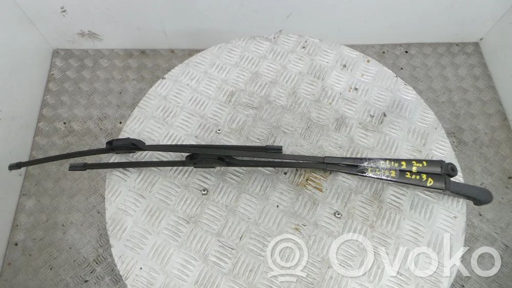 Renault Clio II Priekšējā loga tīrītāja kājiņa 