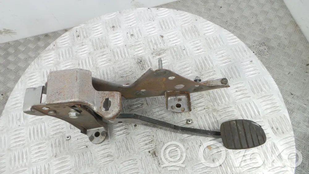 Renault Clio III Jarrupolkimen anturin kytkin 