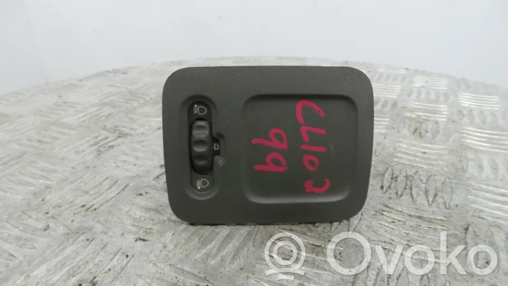 Renault Clio II Headlight level height control switch 