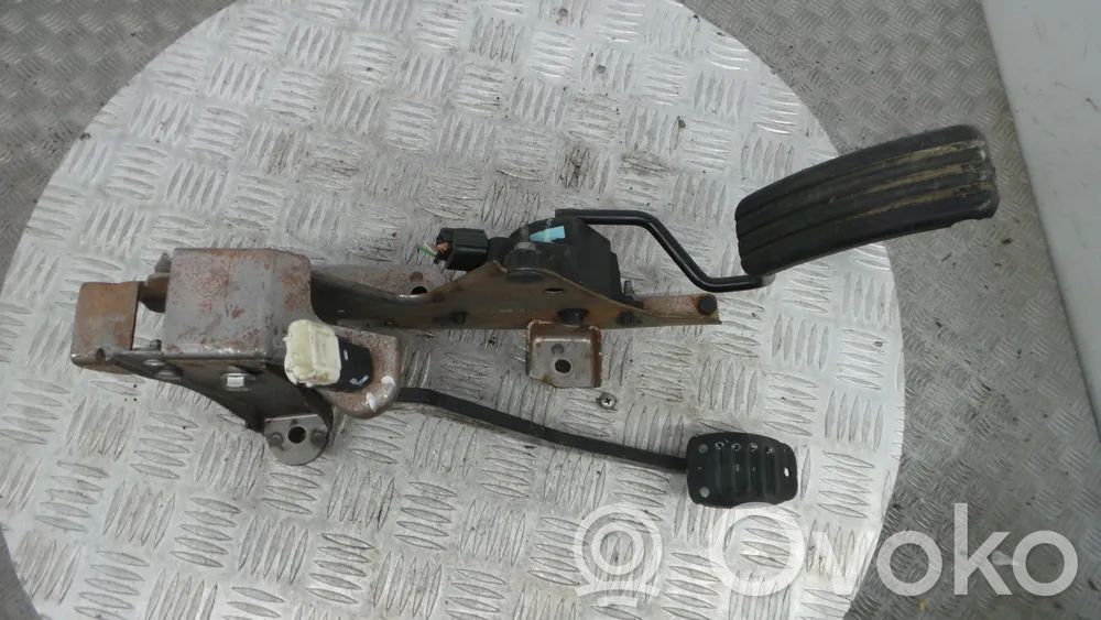 Renault Clio III Jarrupolkimen anturin kytkin 