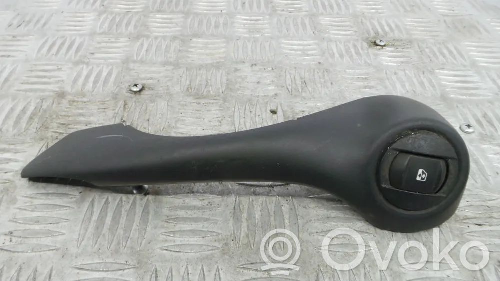 Renault Clio III Front door window switch trim 