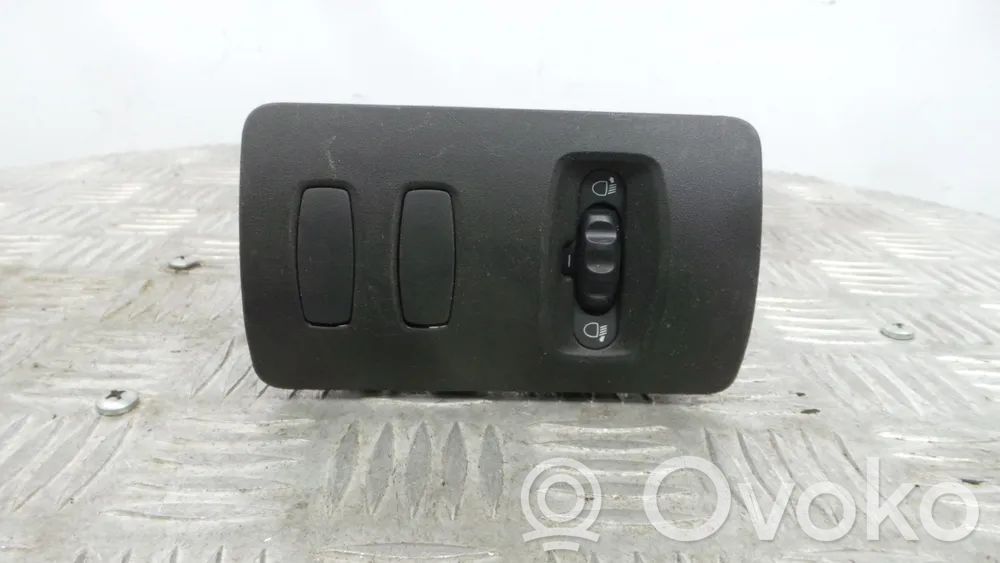 Renault Clio III Headlight level height control switch 