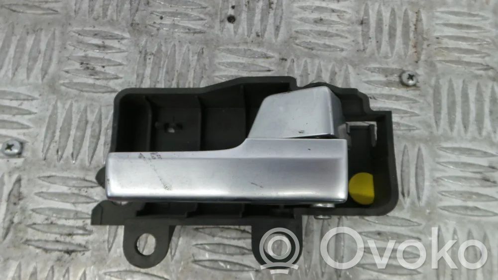 Manecilla interna de puerta de carga   3M51R22600BB