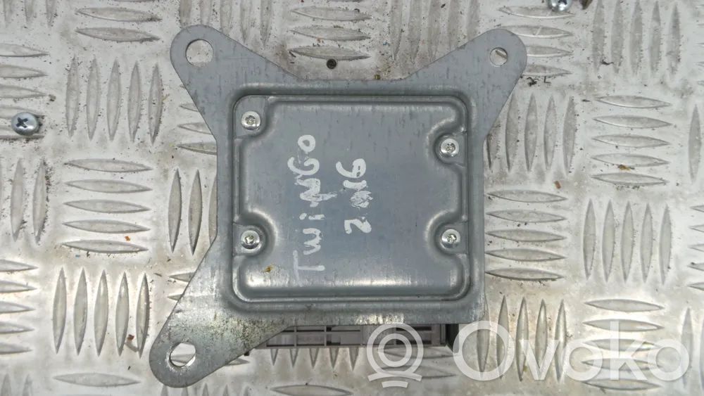 Renault Twingo III Airbag control unit/module 