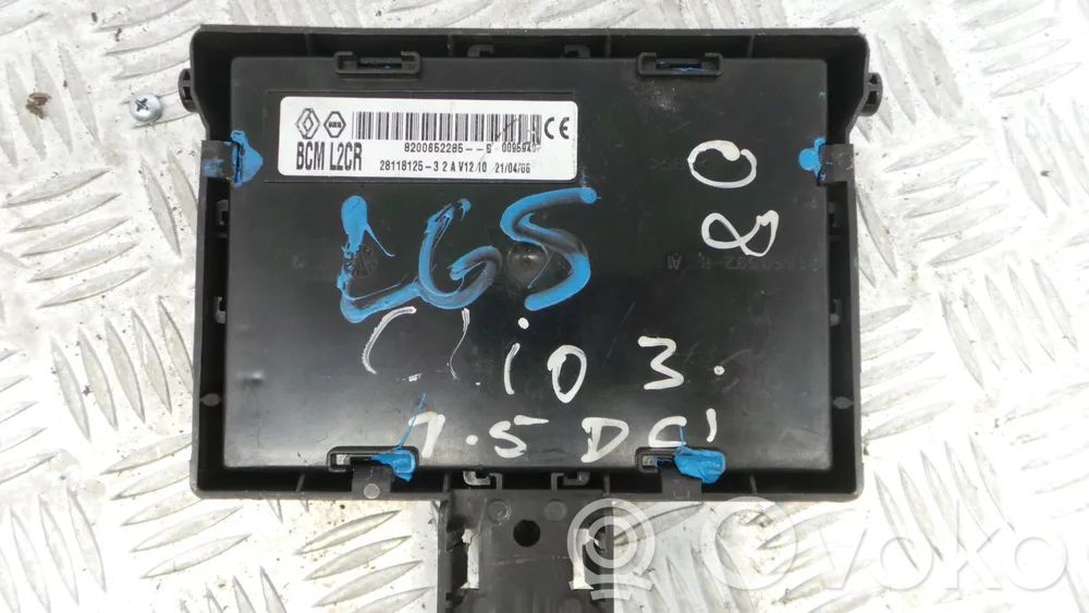 Renault Clio III Sicherungskasten komplett 