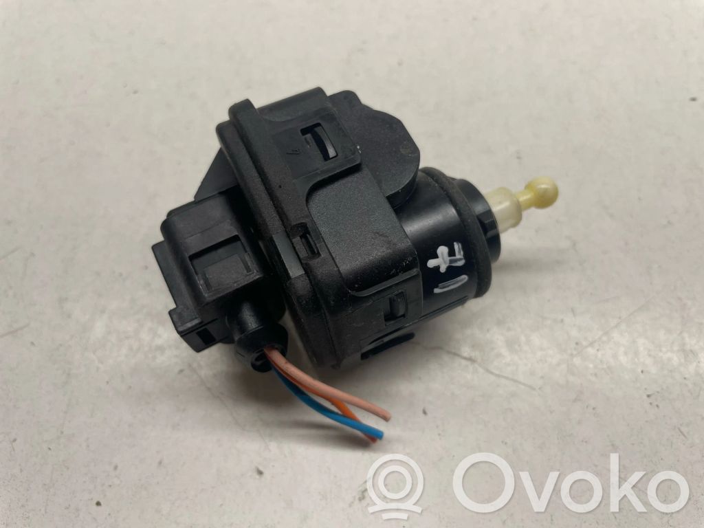 Audi A6 S6 C5 4B Headlight level adjustment motor 