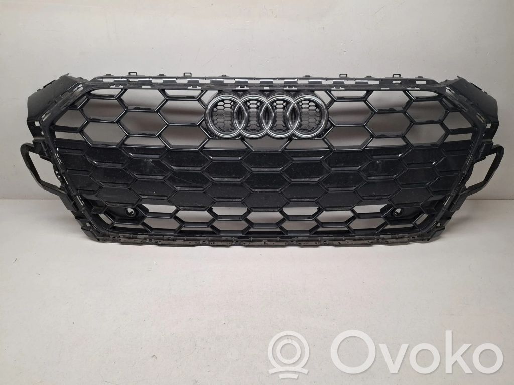 Audi A5 Augšējais režģis 