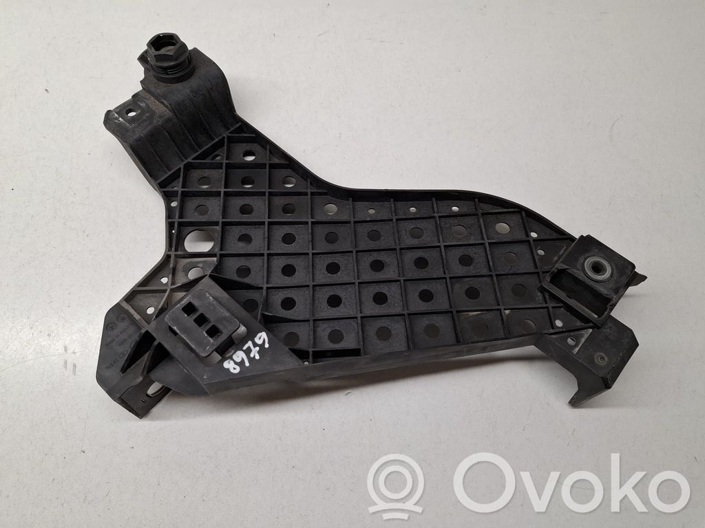 Audi Q3 8U Headlight/headlamp mounting bracket 