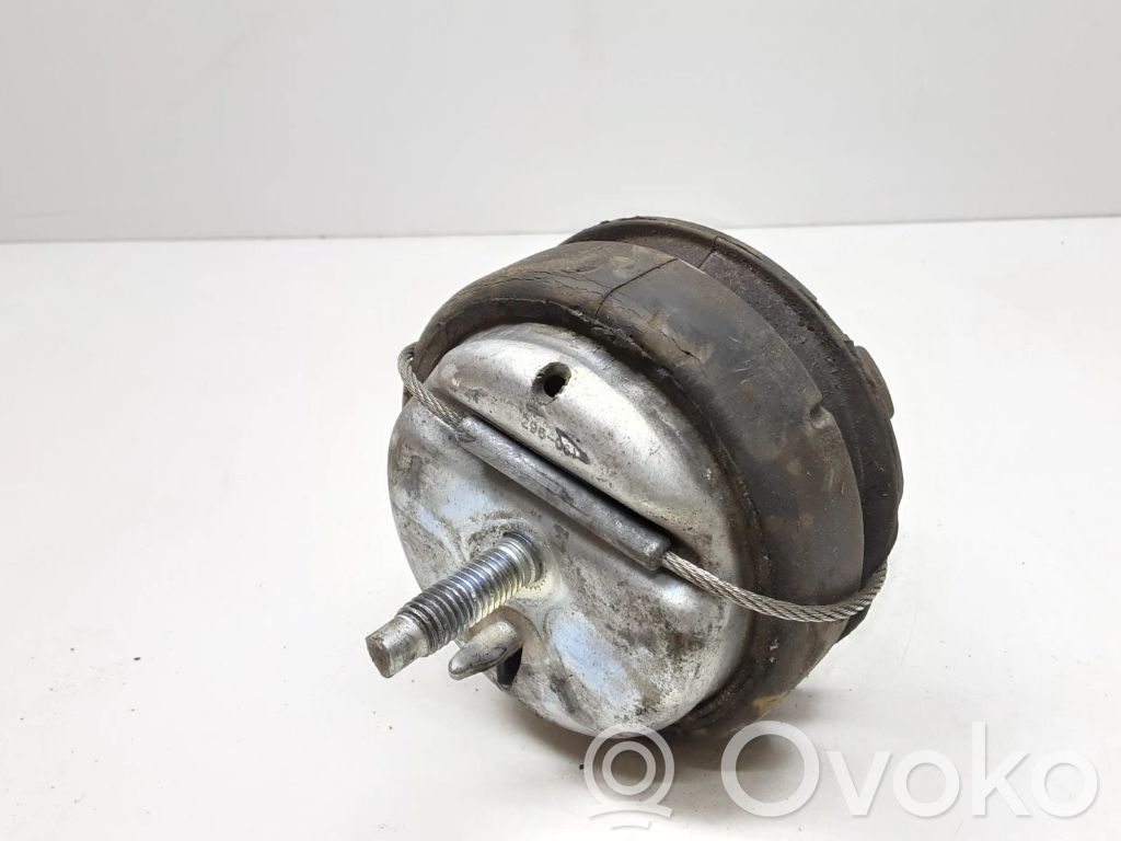 Volvo V50 Engine mount bracket 