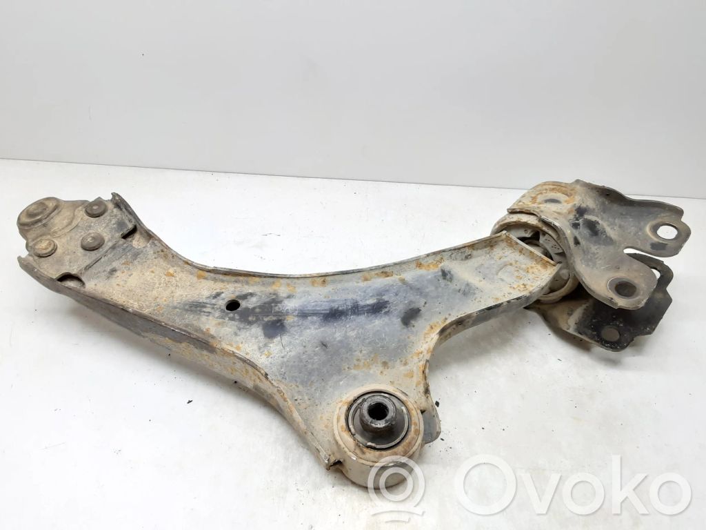 Volvo XC70 Front lower control arm/wishbone 