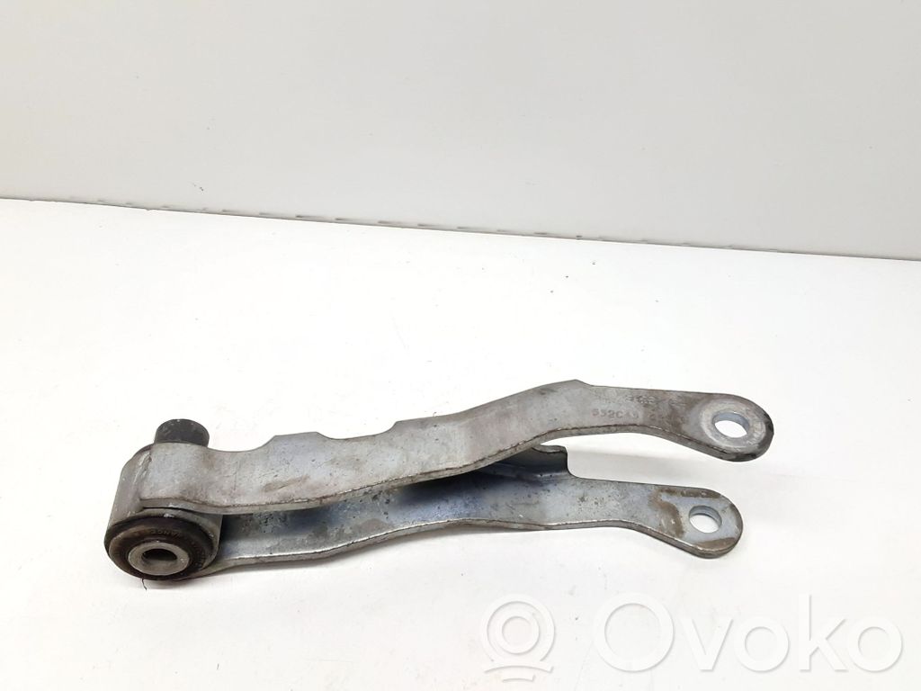 Volvo V50 Engine mount bracket 