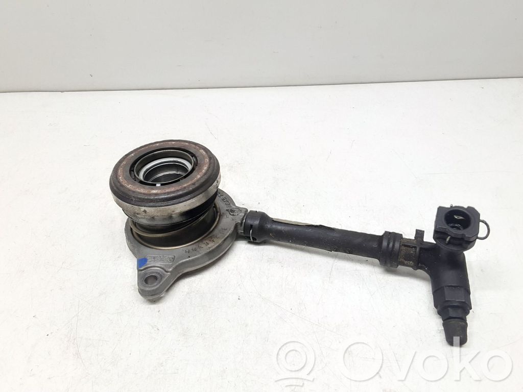 Volvo S60 Dźwignia / Łapa wysprzęglika sprzęgła 