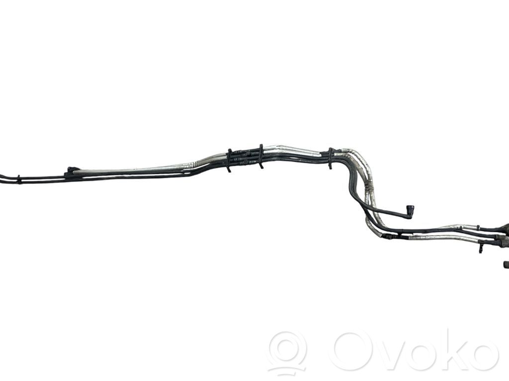 Volvo V60 Węże/rury chłodzące silnik samochodu elektrycznego 