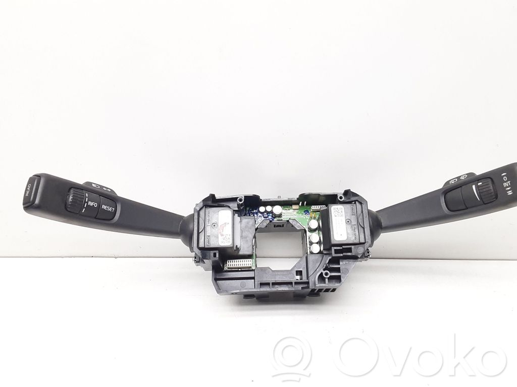 Volvo V70 Wiper turn signal indicator stalk/switch 