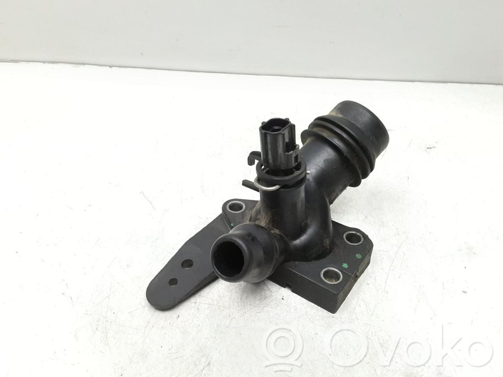 Volvo V70 Carcasa del termostato 