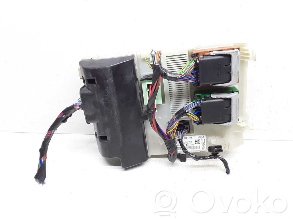 Volvo V60 Fuse module 