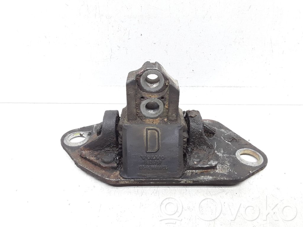 Engine mount bracket   8624757