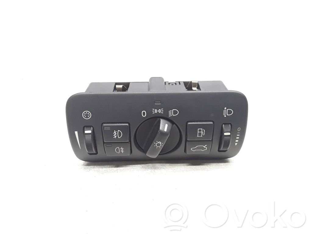Light switch   30739403