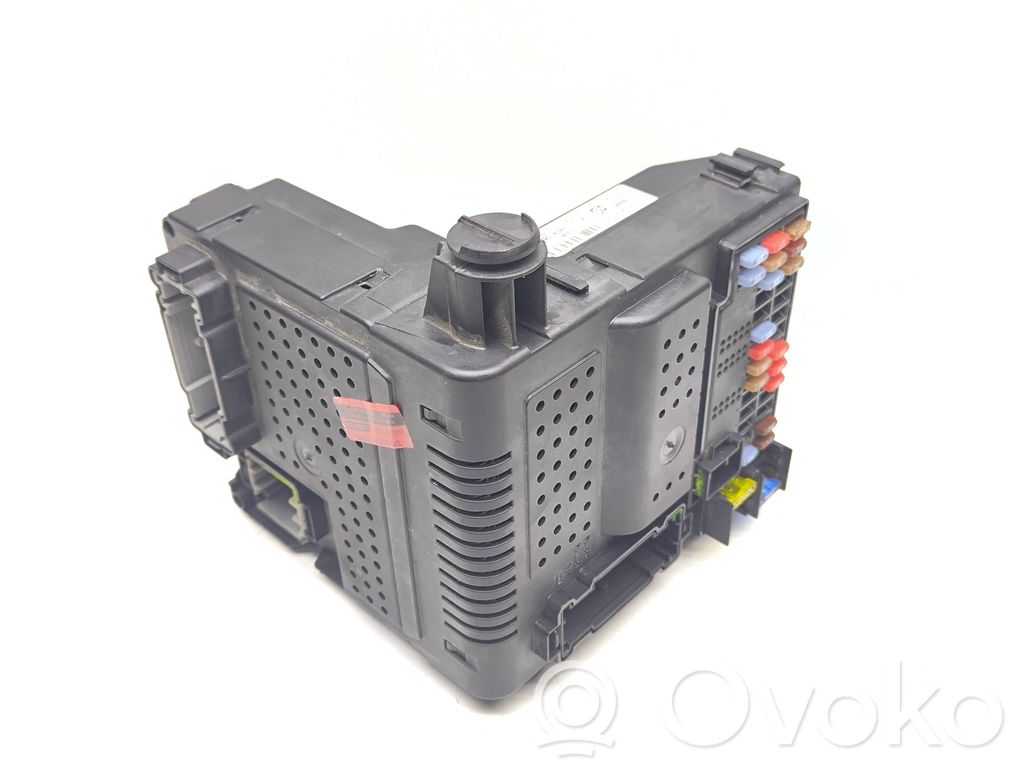 Módulo de fusible   30786889