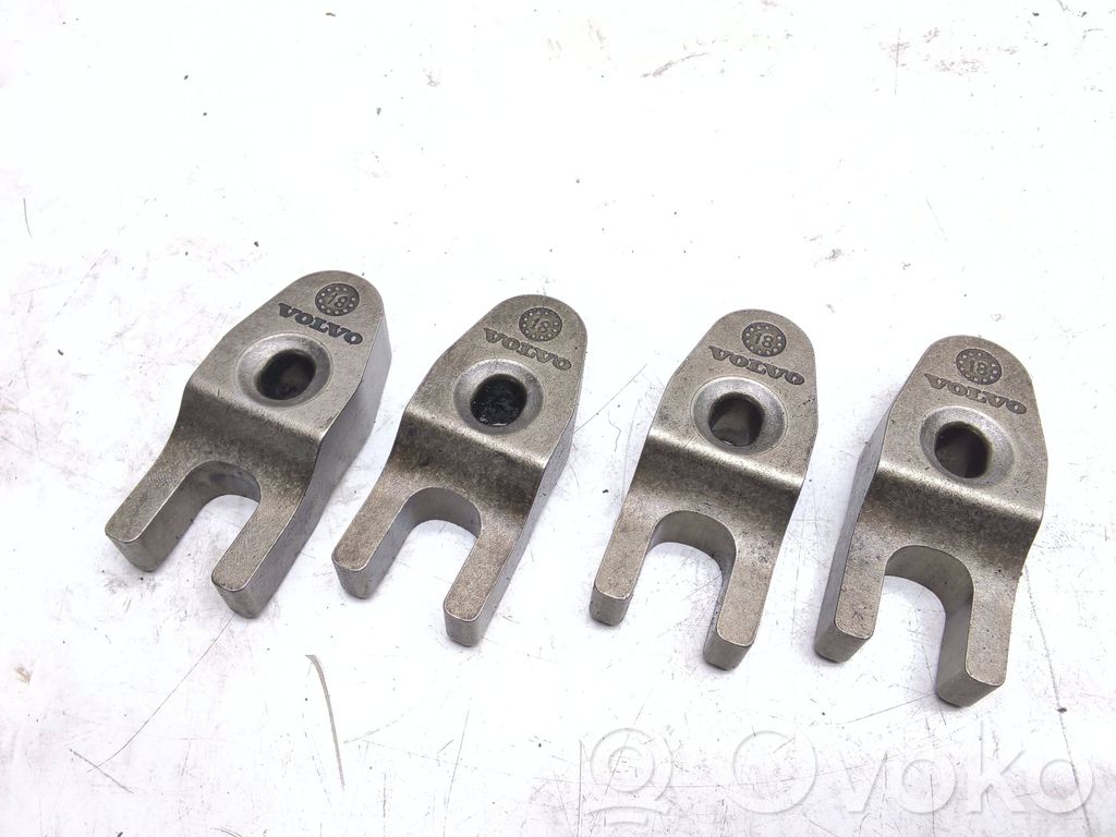 Abrazadera del inyector de combustible