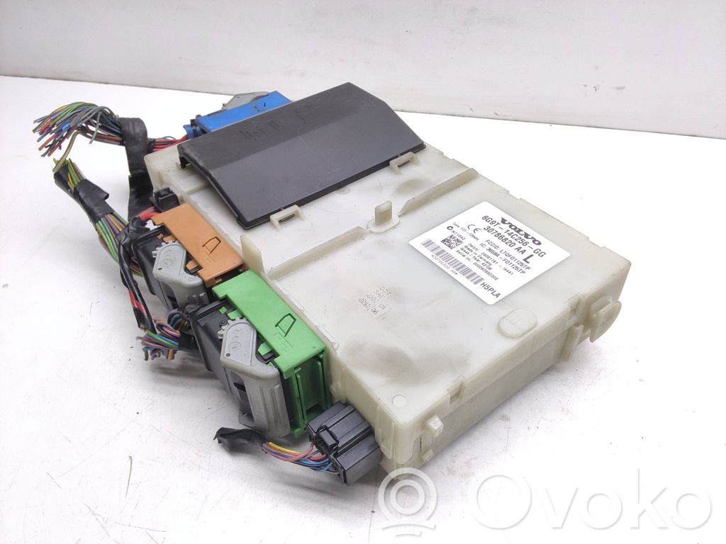 Volvo S80 Saugiklių blokas 