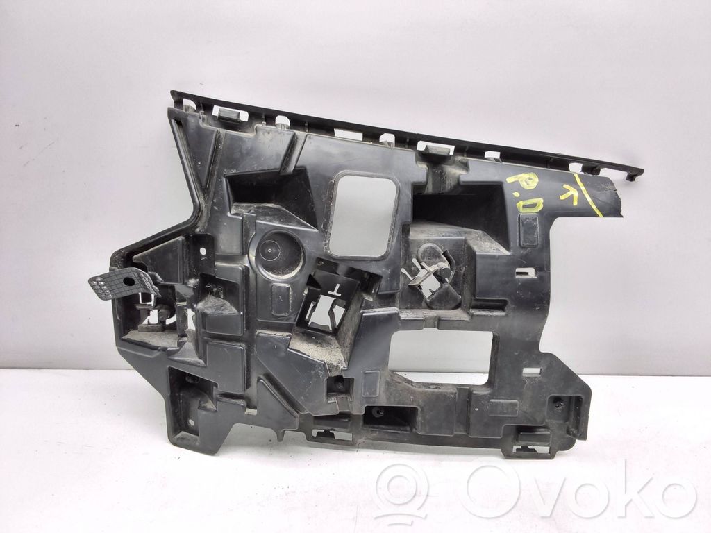 Volvo V40 Front bumper mounting bracket 