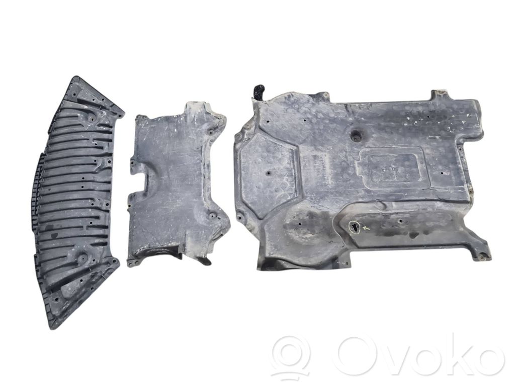 Mercedes-Benz C W204 Protecție inferioară motor 