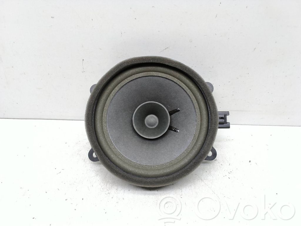Enceinte de porte arrière   32265248