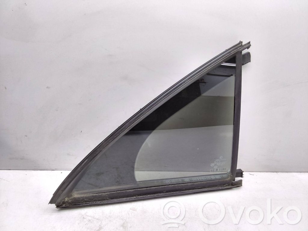 Vidrio lateral trasero