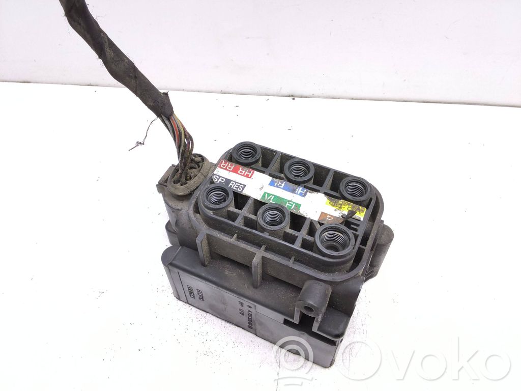 Mercedes-Benz S W221 Blocco valvola della sospensione pneumatica 