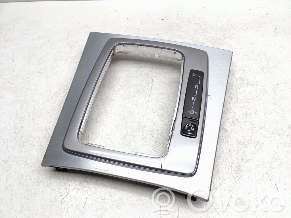 Mercedes-Benz C W204 Contour de levier de vitesses 