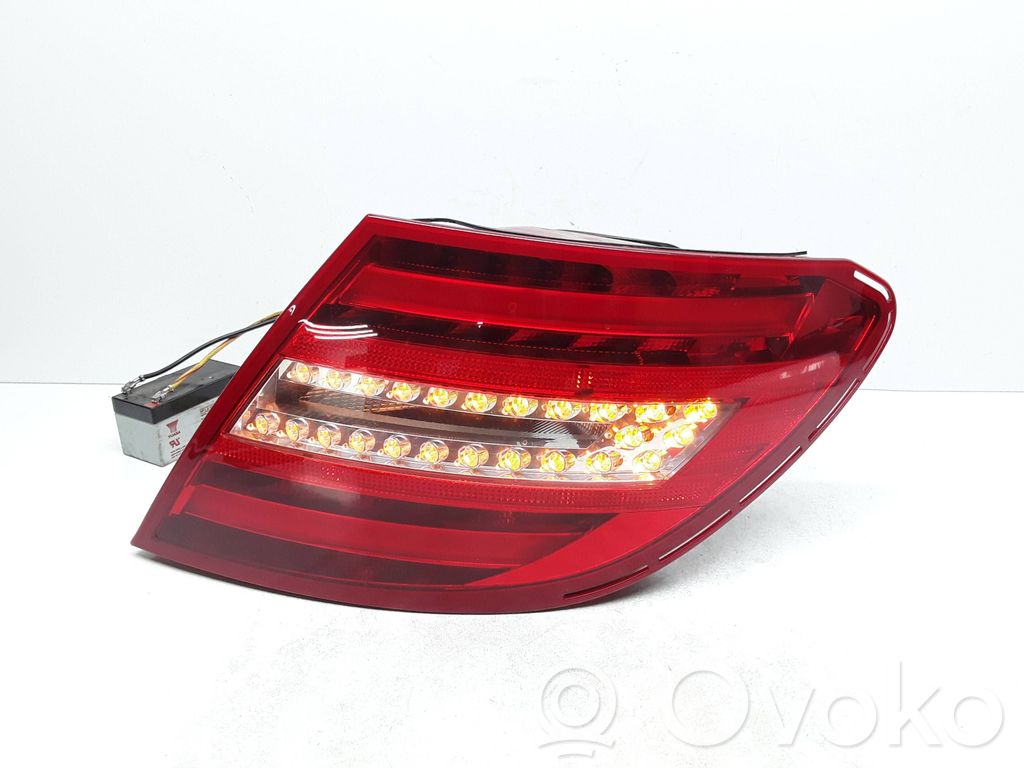 Mercedes-Benz C W204 Luci posteriori