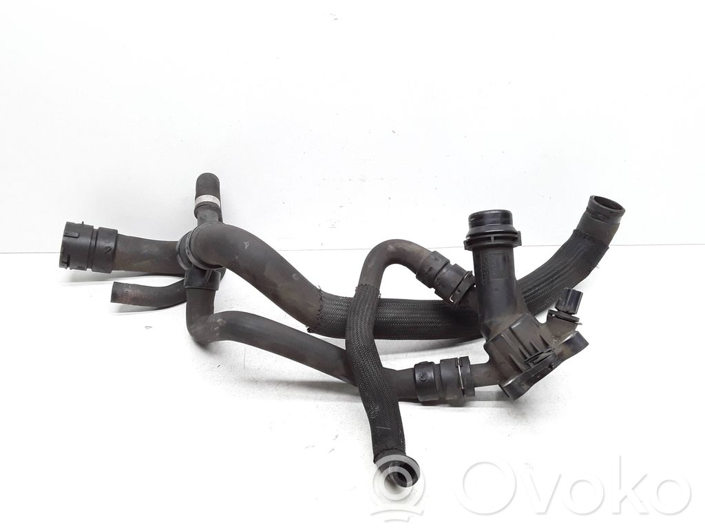 Volvo V60 Termostat / Obudowa termostatu 