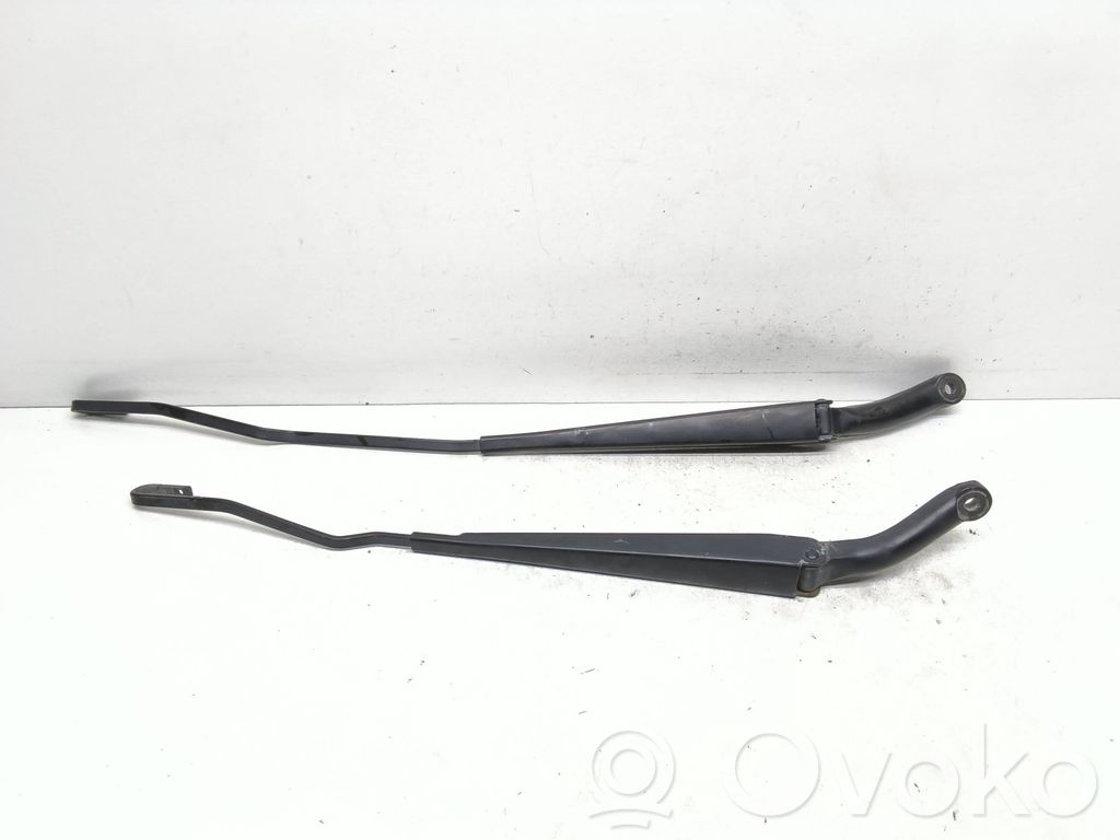 Volvo S60 Brazo del limpiaparabrisas delantero