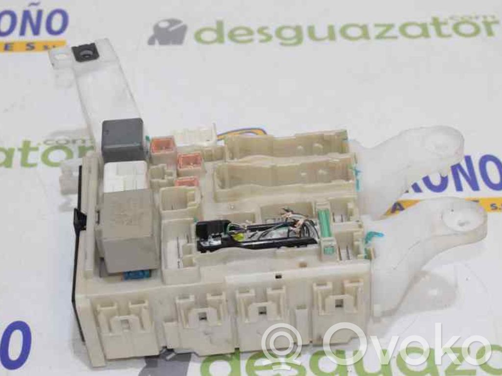 Toyota Auris E210 Fuse module 