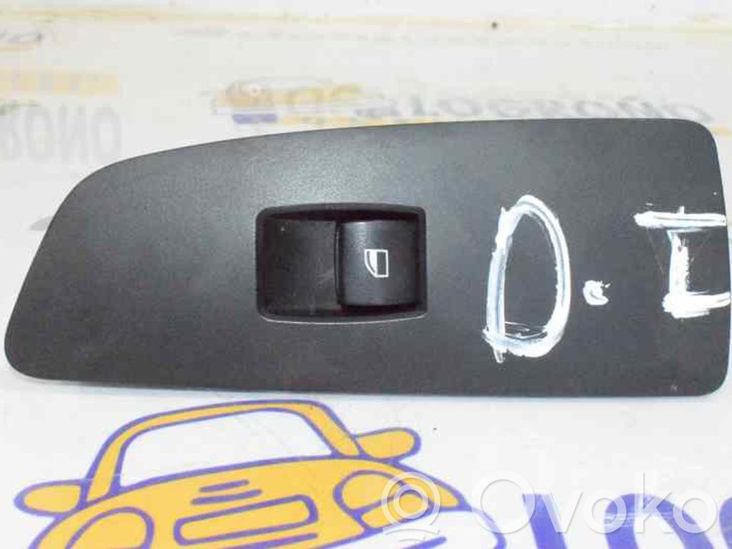 BMW 1 E81 E87 Electric window control switch 