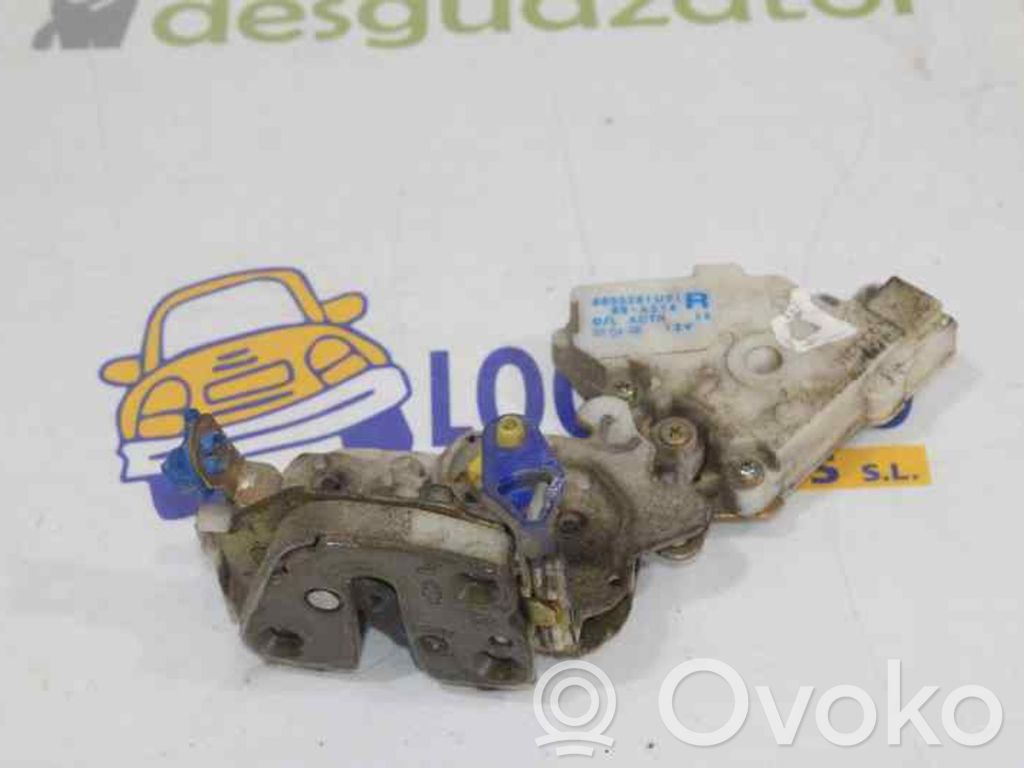 Nissan Serena Priekšpusē slēdzene 