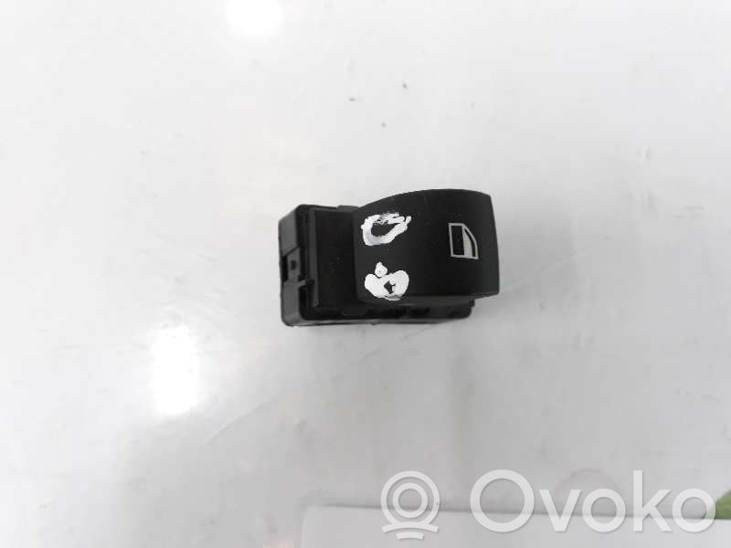 BMW 1 E82 E88 Electric window control switch 